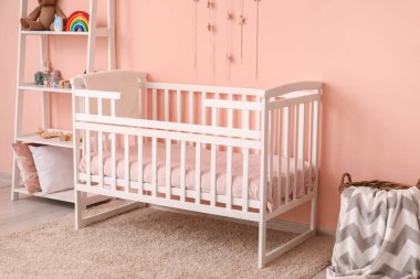 Modern çocuk odasının şık iç tasarımı