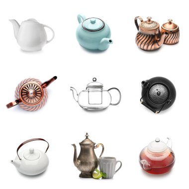 Beyaz arkaplanda farklı çaydanlıklar kümesi