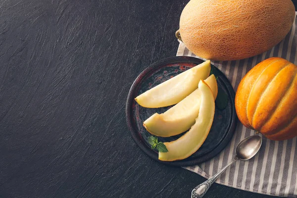 Plate Sweet Cut Melon Dark Background — Stock Photo, Image