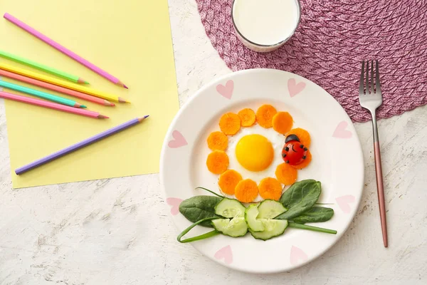 Creative Breakfast Children Egg Fresh Vegetables Light Table — Stock Photo, Image