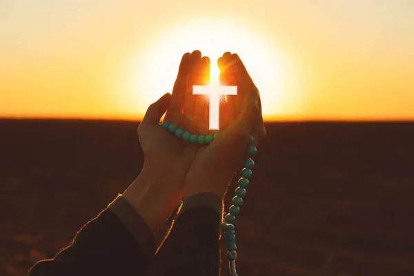 Young Woman Praying Beads Sunrise — Stock Photo, Image