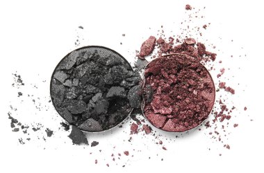 Beyaz arkaplanda ezilmiş göz farı