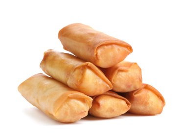 Beyaz arka planda lezzetli kızarmış börekler.