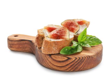 Beyaz arka planda incirli lezzetli sandviçler.