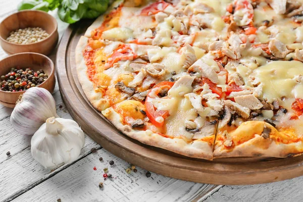 Board Tasty Pizza Wooden Background — Stock Photo, Image