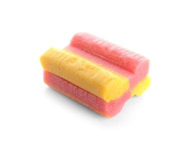 Beyaz arkaplanda sakız çiğneme