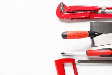 Beyaz arkaplanda inşaat araçları kümesi