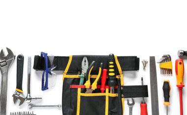 Beyaz arkaplanda inşaat araçları kümesi