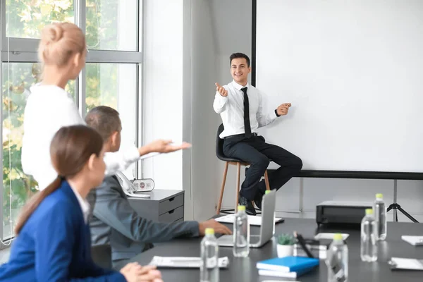 Businessman Giving Presentation Meeting Office — Stock Photo, Image