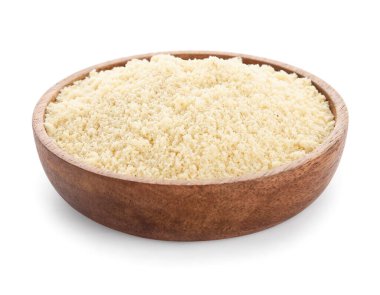 Beyaz arka planda badem unlu kase