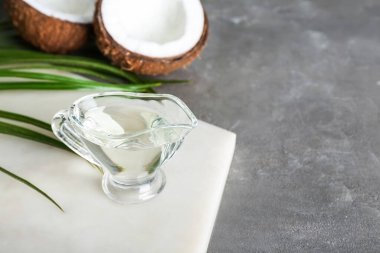 Hindistan cevizi yağlı sos tabağı.