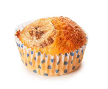 Beyaz arka planda lezzetli muzlu kek.