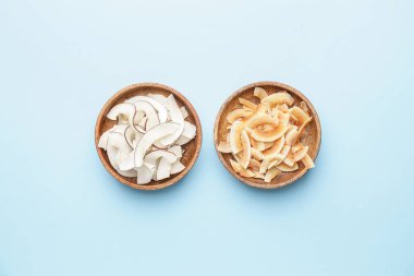 Renkli hindistan cevizi parçalı kaseler