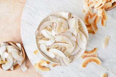 Masada lezzetli hindistan cevizi cipsli kase