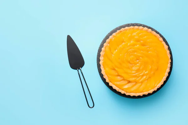 Tasty Mango Pie Spatula Color Background — Stock Photo, Image