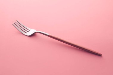 Renk arkaplanı üzerinde stil çatalı