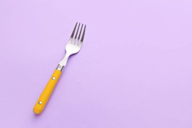 Renk arkaplanı üzerinde stil çatalı