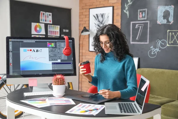 Young Female Designer Working Office — Stock Photo, Image