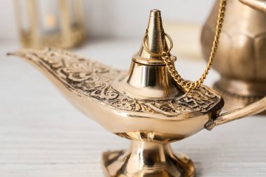 Aladdin dilek lambası ışık masasında