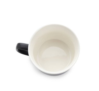 Beyaz arkaplanda boş bardak