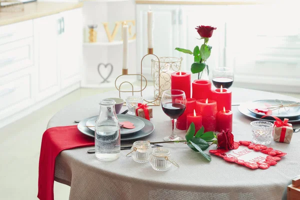 Ünnepi Asztal Beállítása Valentin Napi Ünnepség Otthon — Stock Fotó