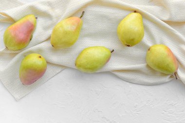 Hafif armutlu taze armut kompozisyonu