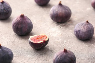 Grunge arka planında taze incir