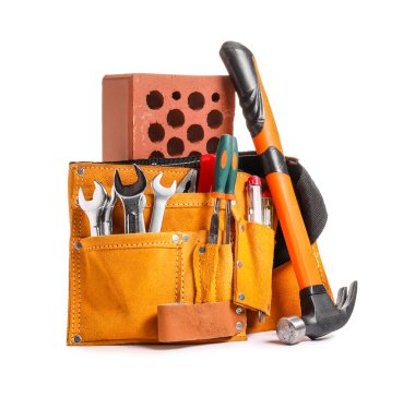 Beyaz arkaplanda inşaat araçları kümesi