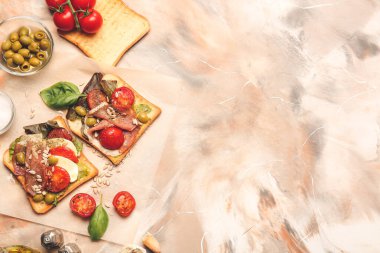 Grunge arka planında taze lezzetli bruschettalar