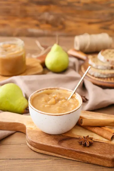 Bowl Tasty Pear Jam Wooden Table — Stock Photo, Image