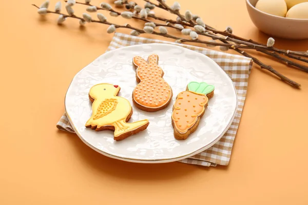 Plate Tasty Easter Cookies Color Background — Stock Photo, Image