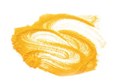 Beyaz arkaplanda zerdeçal tozu