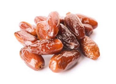 Beyaz arkaplanda kurumuş tatlı tarihler