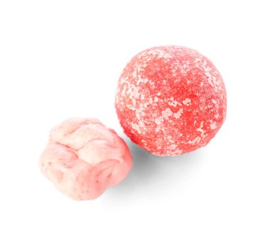 Beyaz arka planda lezzetli sakız