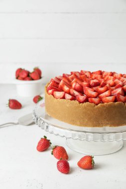 Masada çilekli lezzetli cheesecake.