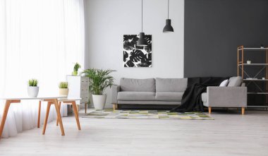 Modern oturma odasının iç mimarisi.