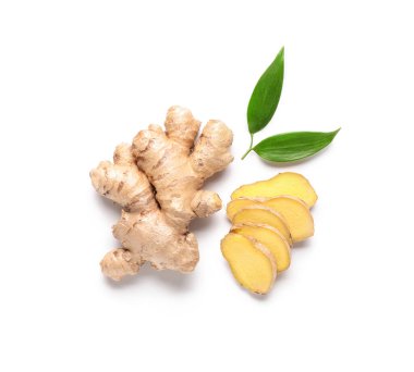 Beyaz arkaplanda taze zencefil