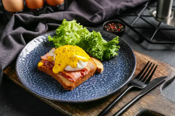 Benedict yumurtalı tabak.