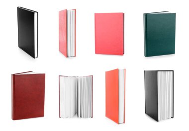 Beyaz arkaplan üzerine boş kitaplar