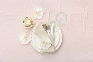 Renk arkaplan üzerinde güzel tablo ayarı