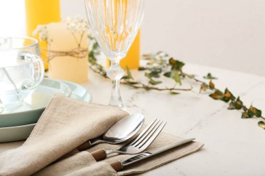 Grunge arkaplanındaki güzel tablo ayarı