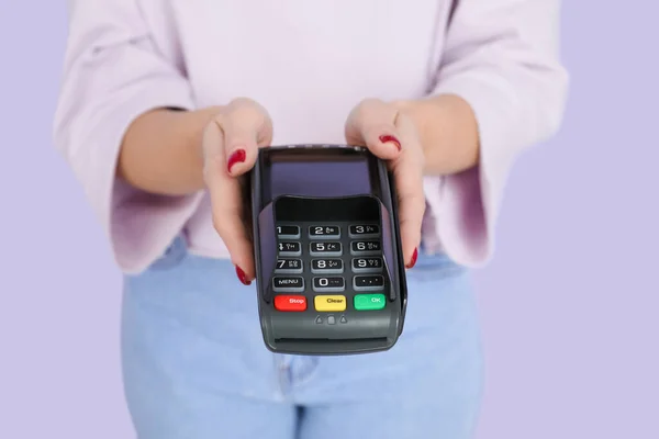 Young Woman Payment Terminal Color Background Closeup — Stock Photo, Image