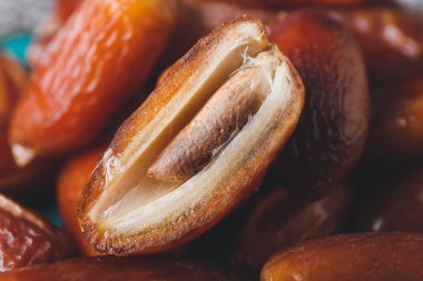 Masada tatlı kurutulmuş tarihler, yakın plan.