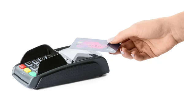 Mão Feminina Com Cartão Crédito Terminal Pagamento Fundo Branco — Fotografia de Stock