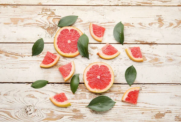 Fresh Sliced Grapefruit Light Wooden Background — Stock Photo, Image