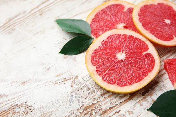 Fresh Sliced Grapefruit White Wooden Background — Stock Photo, Image