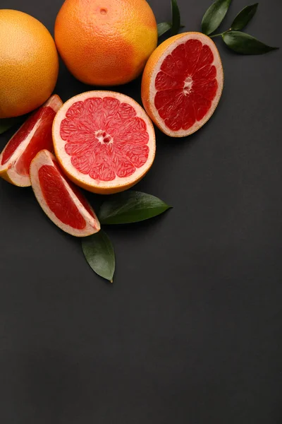 Toranjas Frescas Sobre Fundo Escuro — Fotografia de Stock