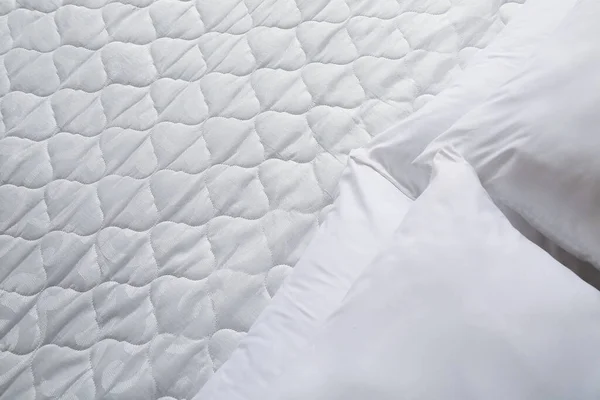 Matelas Orthopédique Doux Avec Oreillers Sur Lit Dans Chambre Gros — Photo