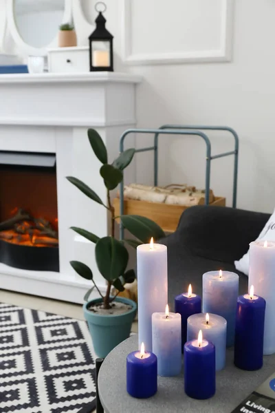 Table Burning Candles Interior Room — Stock Photo, Image