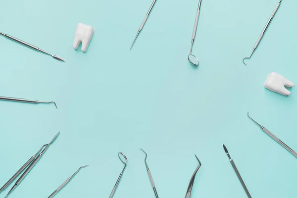 Cadre Fait Outils Dents Dentiste Sur Fond Couleur — Photo